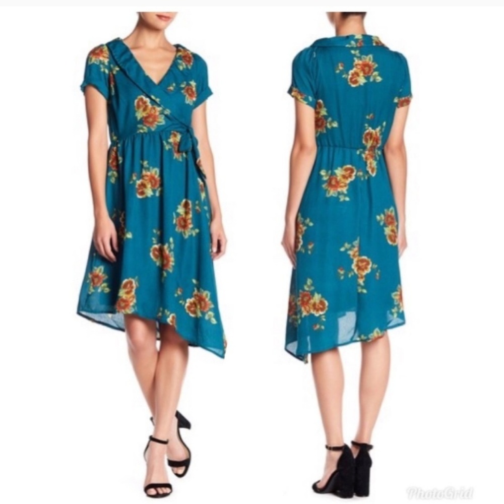 Superfoxx faux wrap small green floral dress